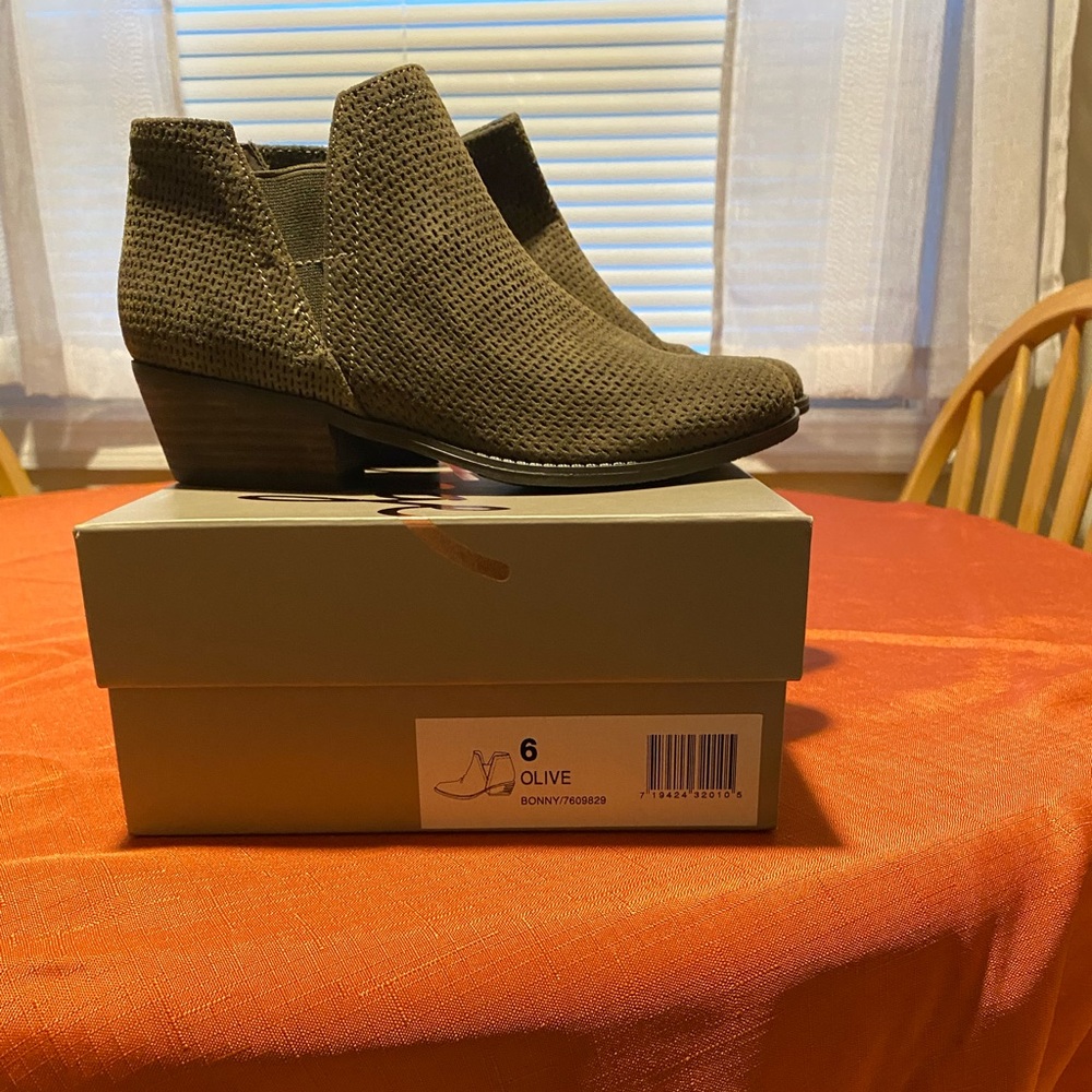 Crown vintage booties 
Style: Bonny 
Color: Olive